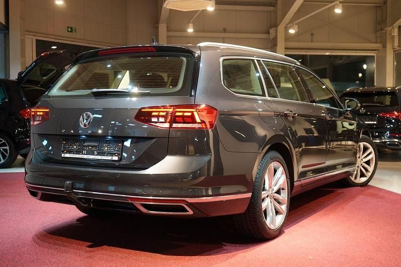 Gebraucht VW Passat Elegance 190 PS (139 kW) 2019 Grau Kombi