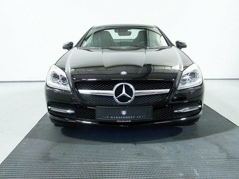 Gebraucht Mercedes SLK250 204 PS (150 kW) 2015 Obsidianschwarz  metalliclack (metallic) Cabrio