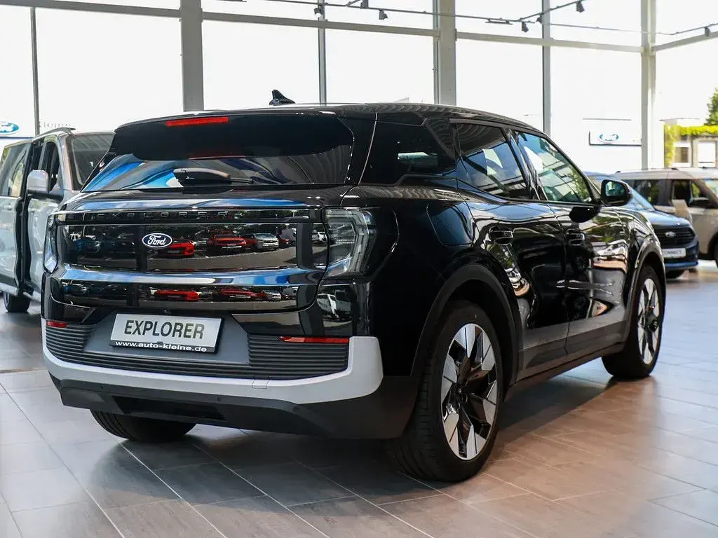 Neu Ford Explorer Premium 125 kW (170 PS) 2026 Schwarz SUV