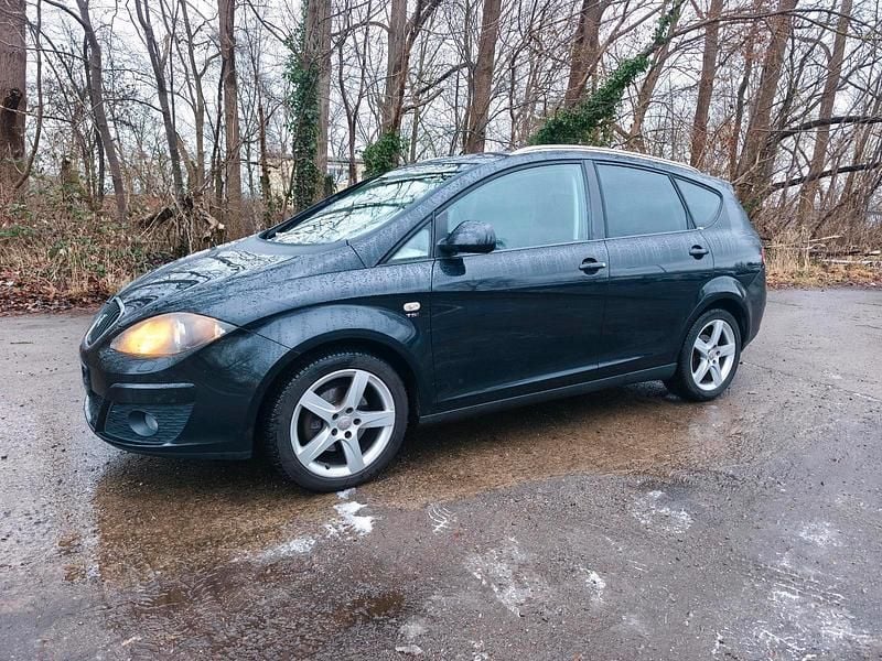 Schwarz Gebraucht 2011 Seat Altea XL Van / Kleinbus | 2.999 € (Guter Preis) - Bild 1/4