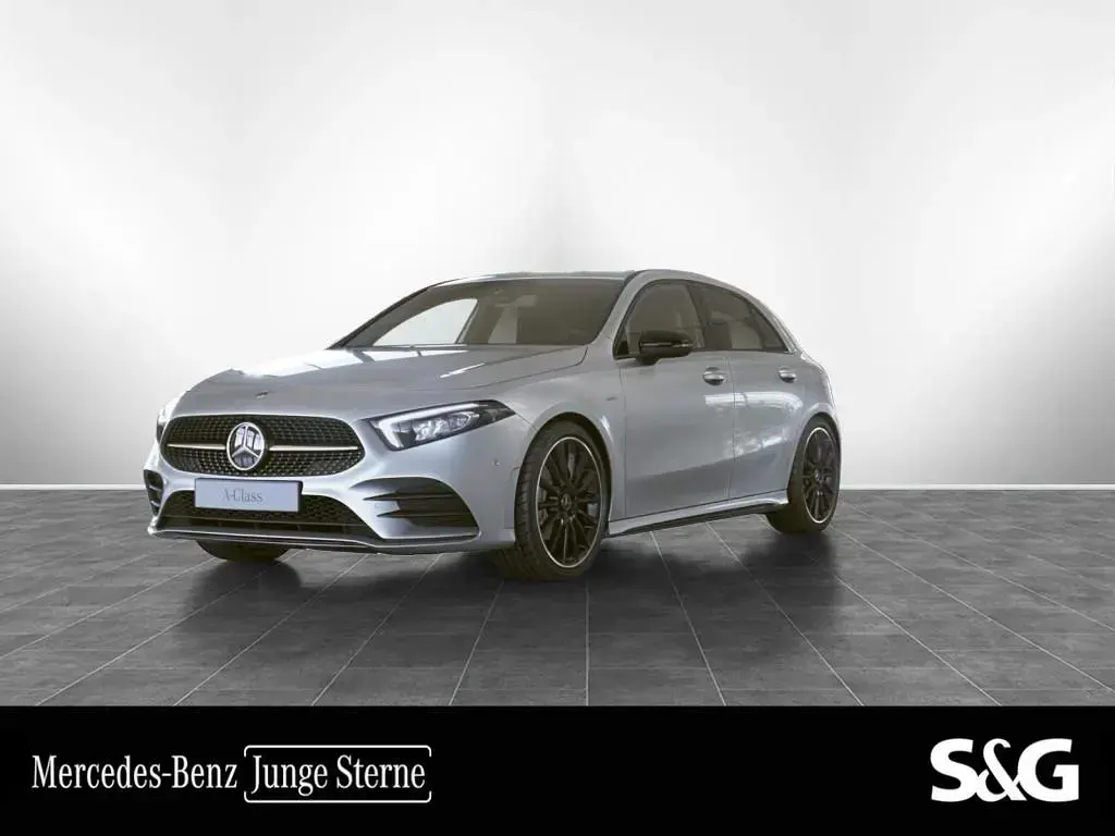Gebraucht Mercedes A200 AMG 163 PS (119 kW) 2021 Limousine