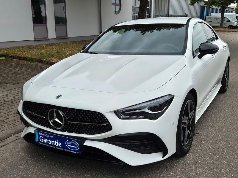 Weiß Gebraucht 2024 Mercedes CLA200 Limousine | 34.888 € (Fairer Preis) - Bild 1/4
