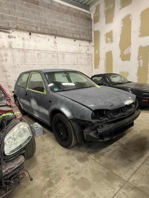 Schwarz Gebraucht 2004 VW Golf IV Limousine | 400 € (Superpreis) - Bild 1/4