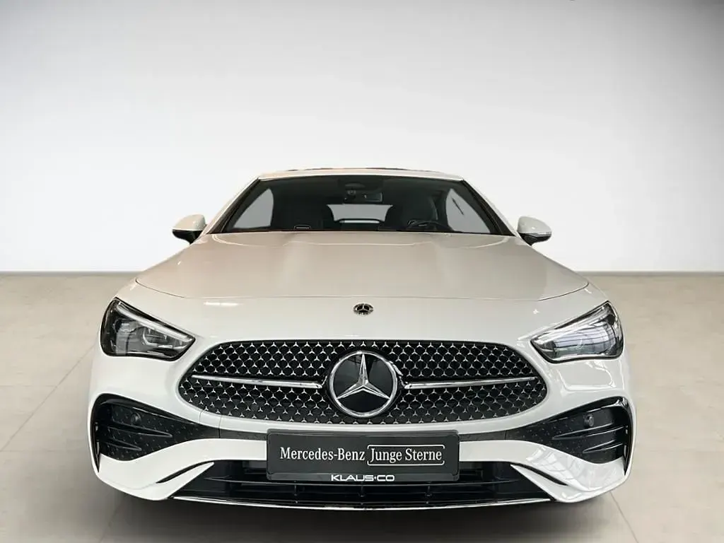 Gebraucht Mercedes CLE220 AMG 197 PS (144 kW) 2025 Weiß Cabrio