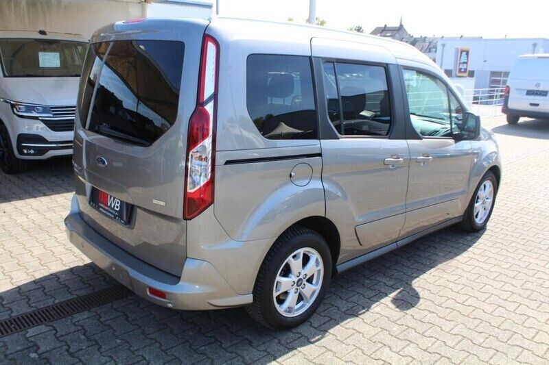 Gebraucht Ford Tourneo Connect Titanium 101 PS (74 kW) 2017 Perlsilb (metallic) Van / Kleinbus