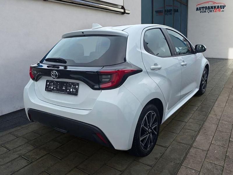 Gebraucht Toyota Yaris Team 125 PS (91 kW) 2022 Weiß Kleinwagen