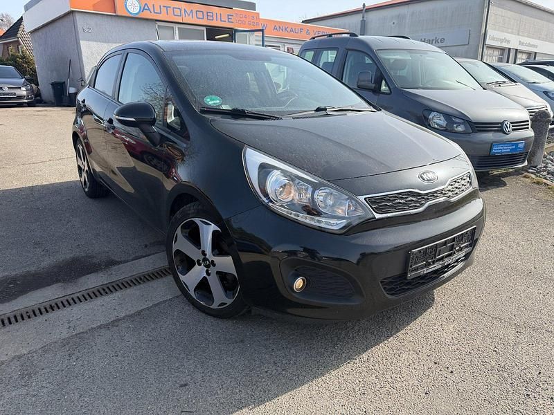 Gebraucht Kia Rio Platinum Edition 90 PS (66 kW) 2014 Schwarz Limousine