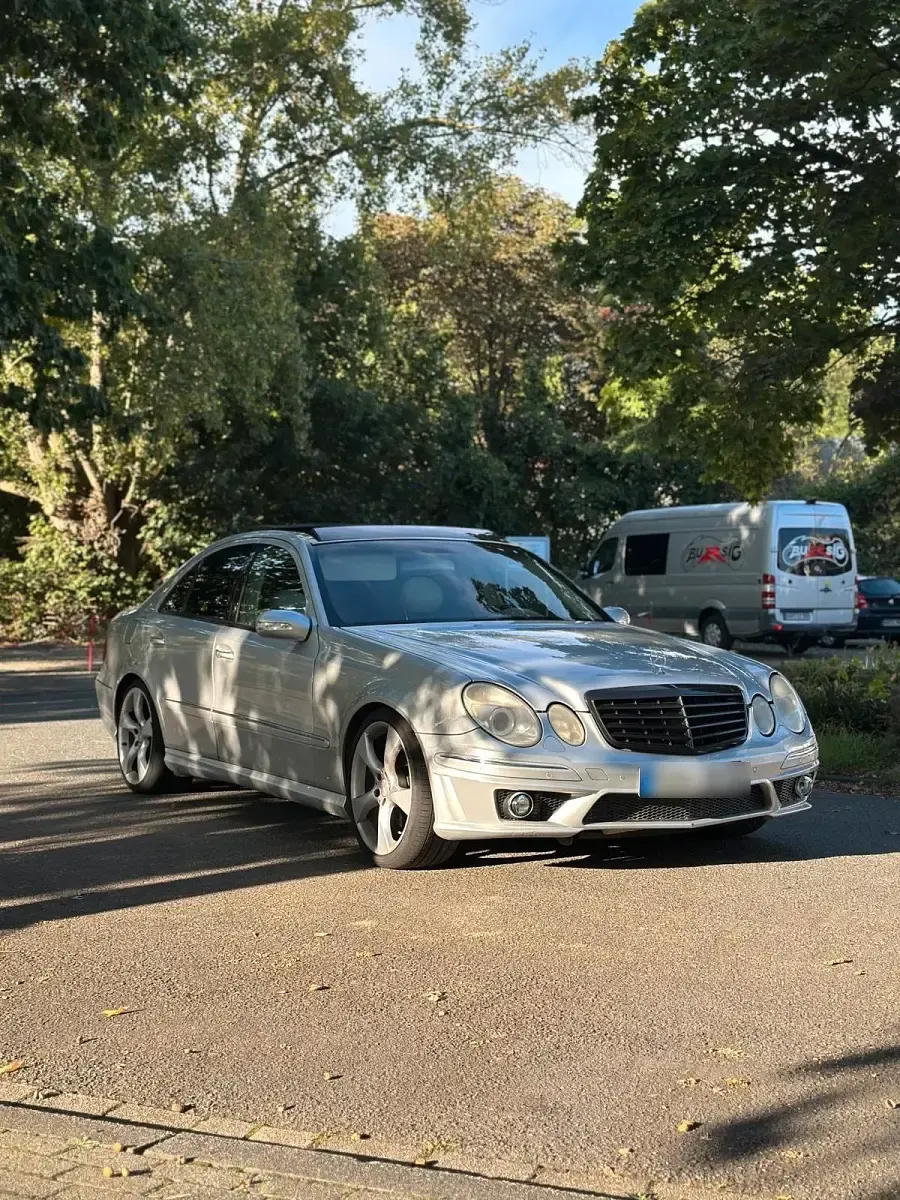 Gebraucht Mercedes E500 306 PS (225 kW) 2002 Silber Limousine
