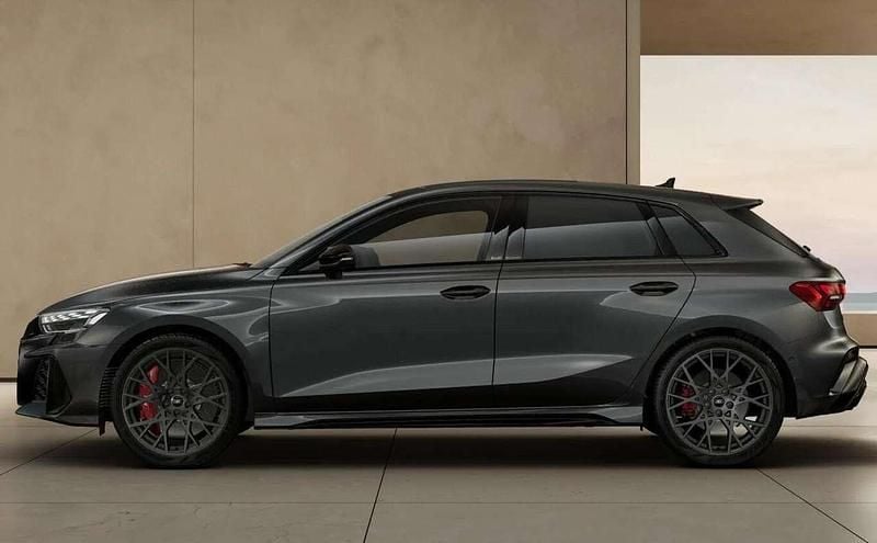 Daytonagrau perleffekt Neu 2025 Audi RS3 Kleinwagen | 70.460 € (Guter Preis) - Bild 1/4