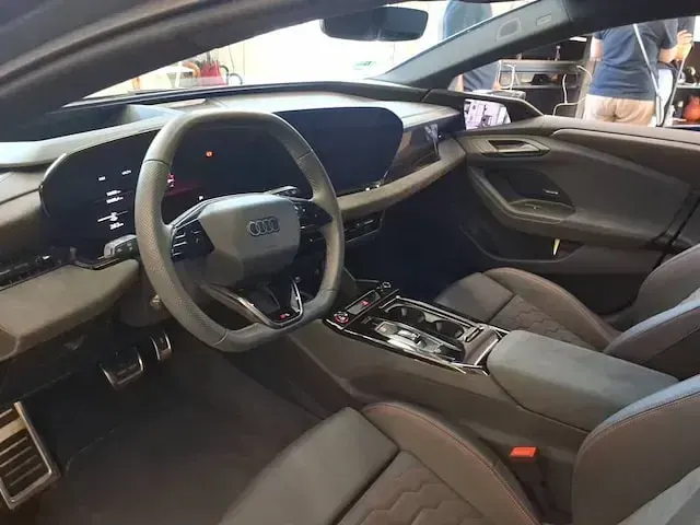 Gebraucht Audi S6 e-tron Sport 369 kW (503 PS) 2025 Magnetgrau Kombi