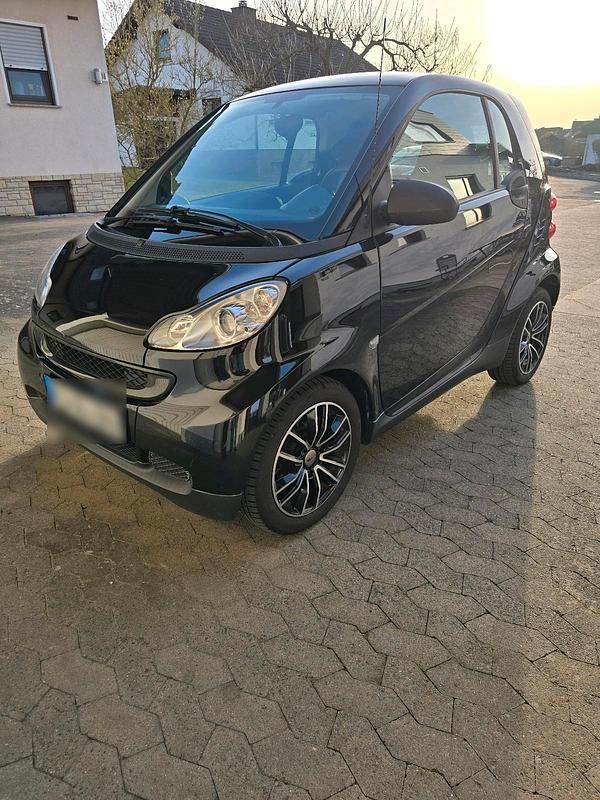 Gebraucht Smart ForTwo Coupé 61 PS (44 kW) 2011 Schwarz Coupé