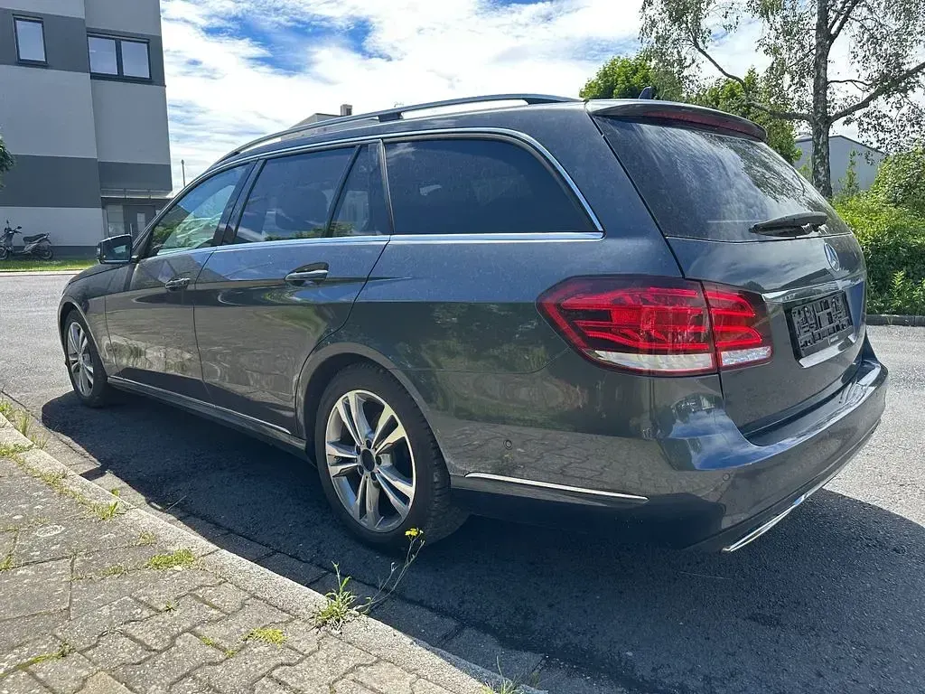 Gebraucht Mercedes E250 211 PS (155 kW) 2014 Grau Limousine
