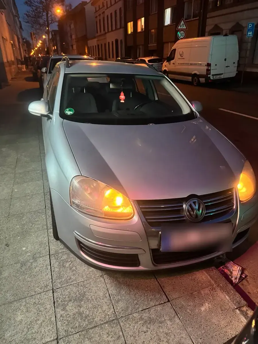 Gebraucht VW Golf VI 105 PS (77 kW) 2008 Silber Kleinwagen