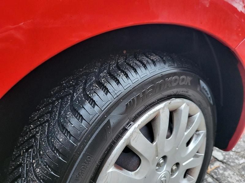 Gebraucht Hyundai i10 69 PS (50 kW) 2009 Rot Kleinwagen