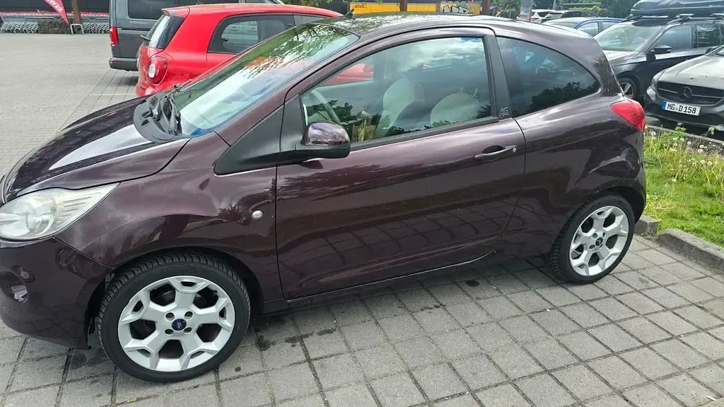 Gebraucht Ford Ka Titanium 69 PS (50 kW) 2009 Violet Kleinwagen