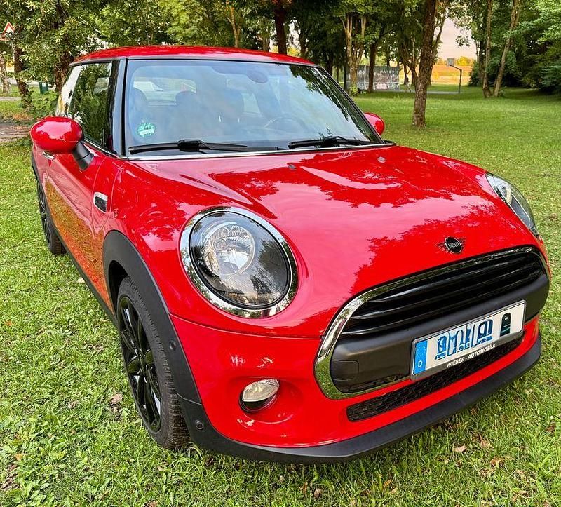 Rot Gebraucht 2018 Mini ONE Kleinwagen | 12.700 € (Fairer Preis) - Bild 1/4