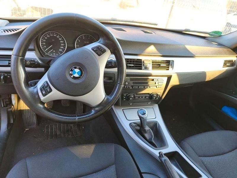 Gebraucht BMW 320 170 PS (125 kW) 2005 Grau Kombi