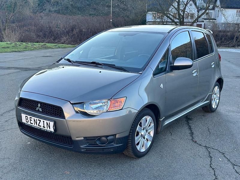 Gebraucht Mitsubishi Colt 95 PS (69 kW) 2012 Grau Kleinwagen