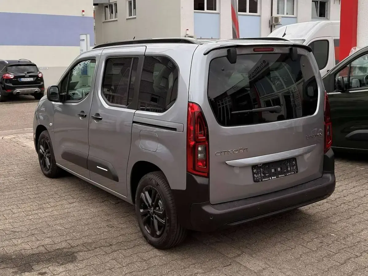 Neu Citroën Berlingo 131 PS (96 kW) 2026 Lack grau artense metallic Van / Kleinbus