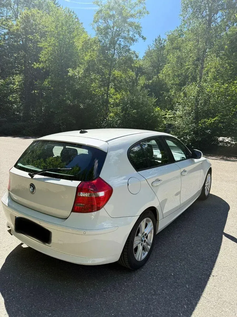 Gebraucht BMW 116 122 PS (89 kW) 2010 Weiß Kleinwagen