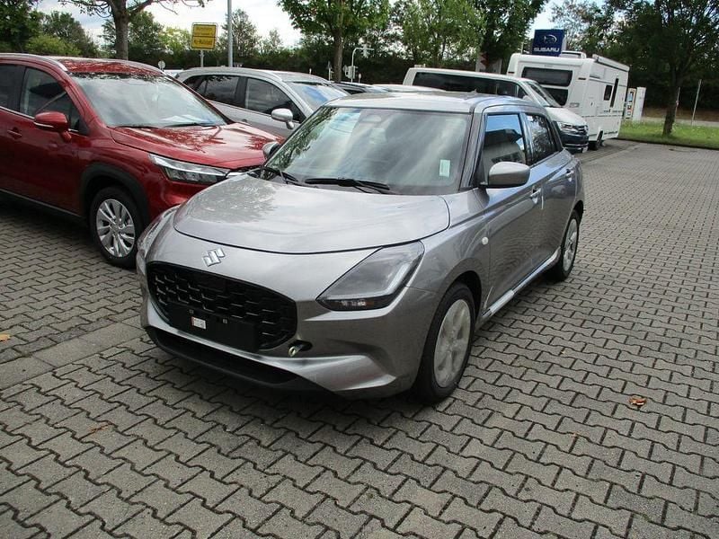 Silber Neu 2025 Suzuki Swift Comfort Limousine | 22.390 € - Bild 1/4