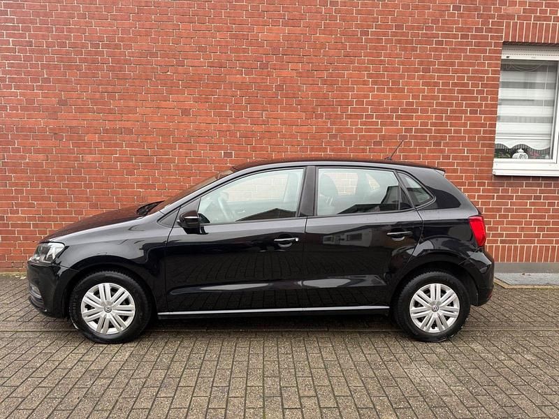 Schwarz Gebraucht 2014 VW Polo Trendline Kleinwagen | 5.299 € (Fairer Preis) - Bild 1/4