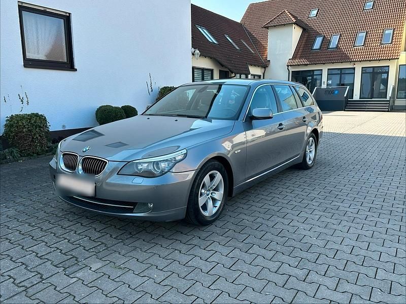Gebraucht BMW 525 197 PS (144 kW) 2009 Grau Kombi