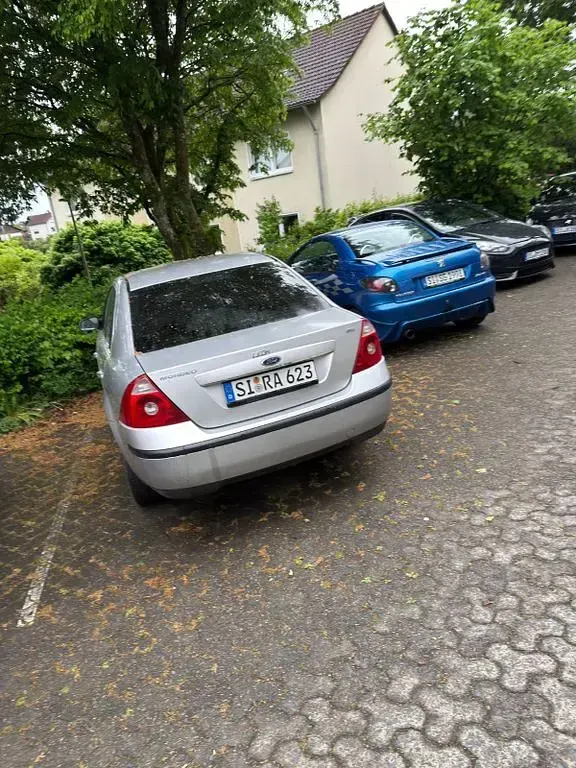Gebraucht Ford Focus 101 PS (74 kW) 2002 Grau Limousine