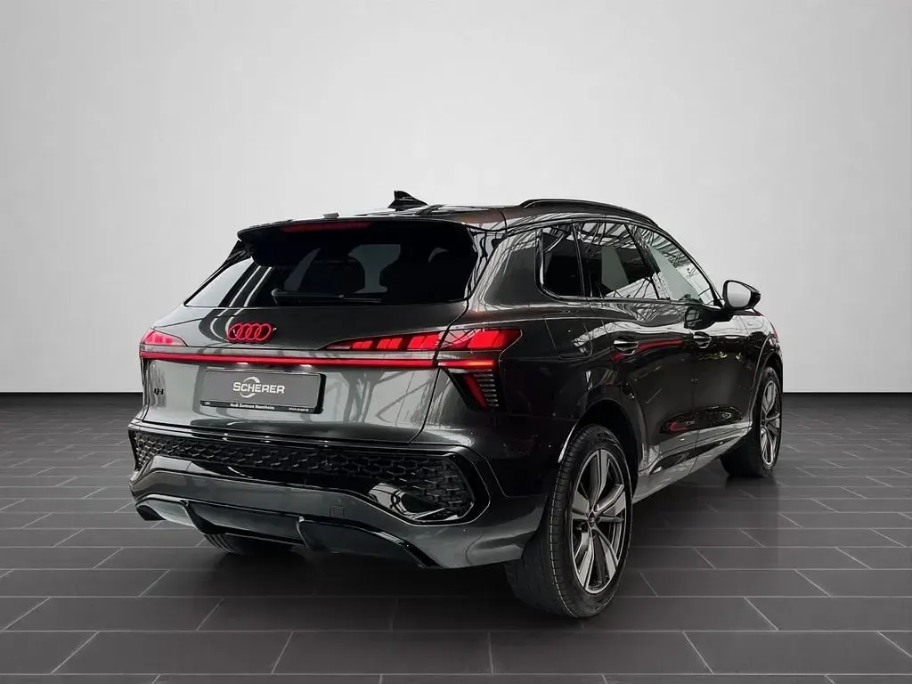 Gebraucht Audi Q3 S-Line 150 PS (110 kW) 2026 Daytonagrau perleffekt (metallic) SUV