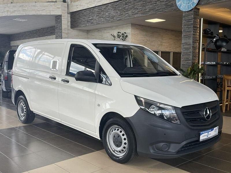 Weiß reinweiß Gebraucht 2019 Mercedes Vito Van / Kleinbus | 11.000 € - Bild 1/4
