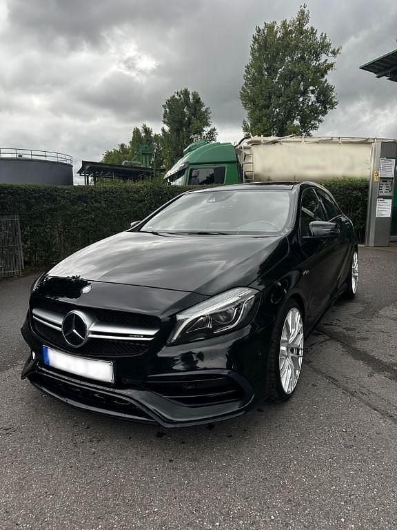 Schwarz Gebraucht 2017 Mercedes A45 AMG AMG Limousine | 27.500 € (Fairer Preis) - Bild 1/4