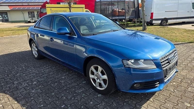 Gebraucht Audi A4 Attraction 120 PS (88 kW) 2009 Blau Limousine