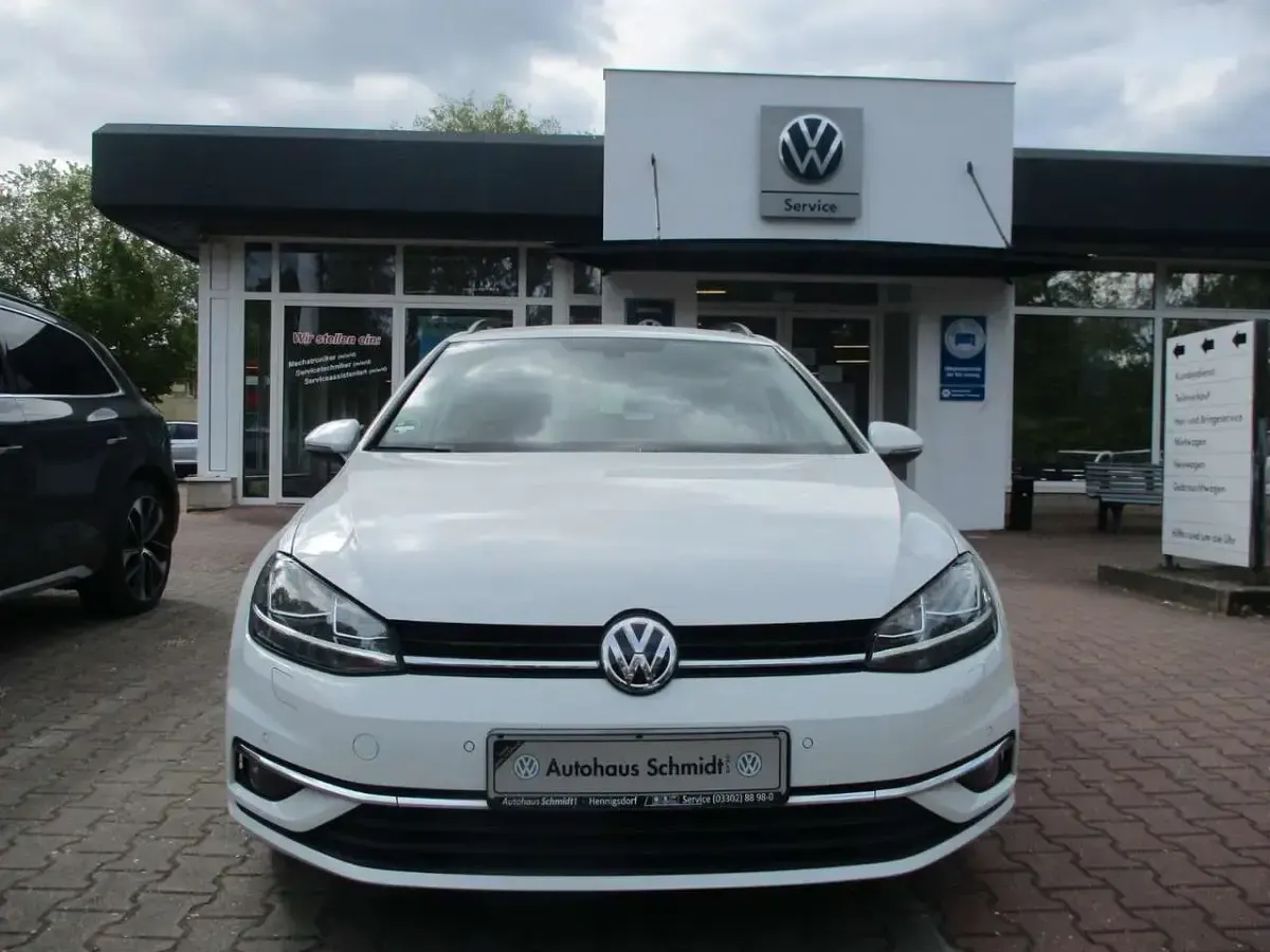 Gebraucht VW Golf VIII 150 PS (110 kW) 2020 Pure white Kombi