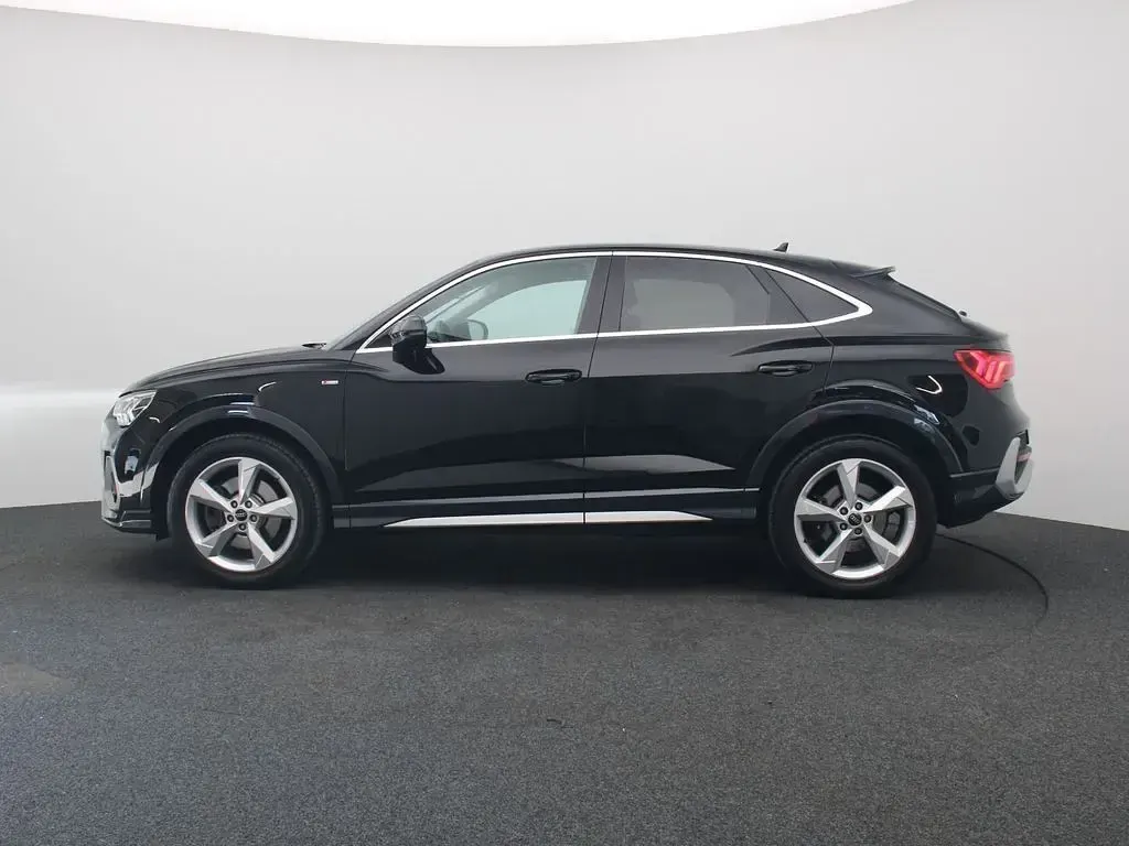 Gebraucht Audi Q3 Sportback S-Line 200 PS (147 kW) 2023 Mythosschwarz metallic SUV