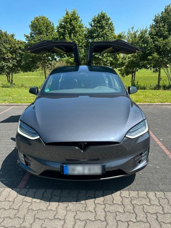 Grau Gebraucht 2017 Tesla Model X SUV | 28.000 € - Bild 1/4