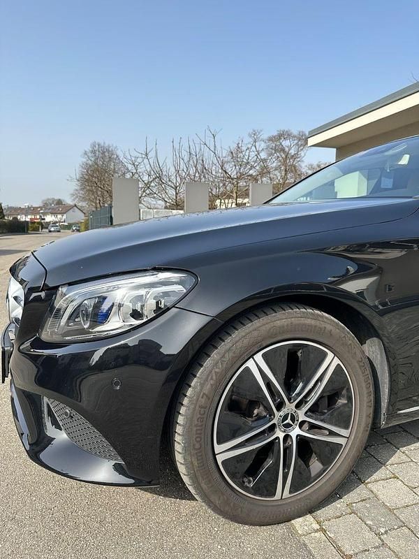Gebraucht Mercedes C220 Avantgarde 194 PS (142 kW) 2020 Schwarz Limousine