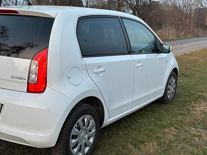 Gebraucht Skoda Citigo 60 PS (44 kW) 2013 Weiß Kleinwagen