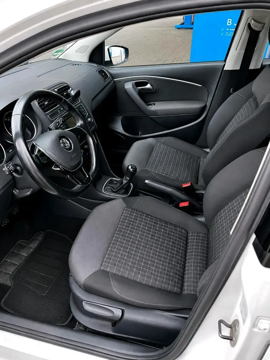 Gebraucht VW Polo 60 PS (44 kW) 2017 Weiß Kleinwagen