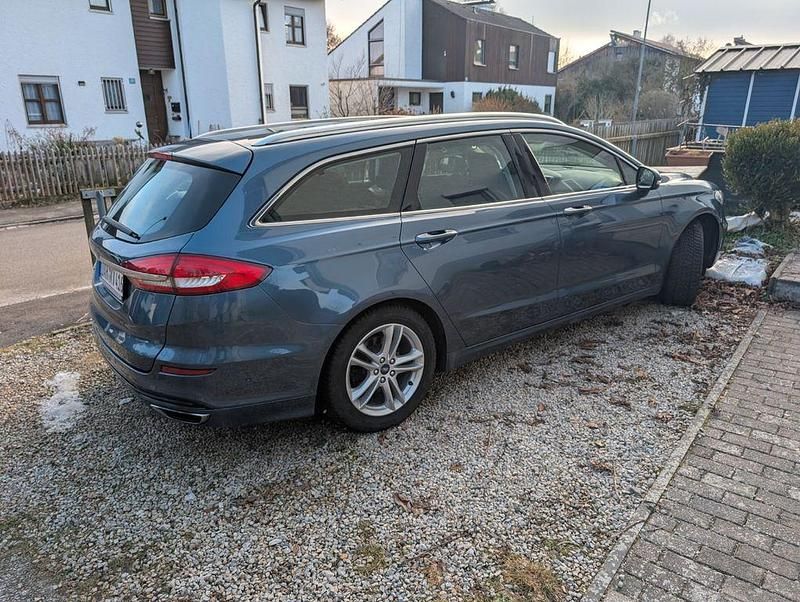 Gebraucht Ford Mondeo 190 PS (139 kW) 2019 Blau Limousine
