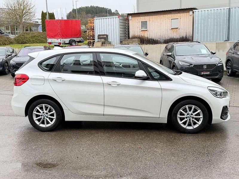 Gebraucht BMW 218 Advantage 136 PS (100 kW) 2021 Mineralweiss Van / Kleinbus