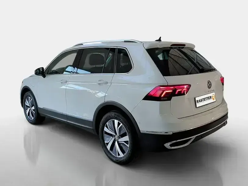 Gebraucht VW Tiguan Elegance 245 PS (180 kW) 2022 Pure white SUV