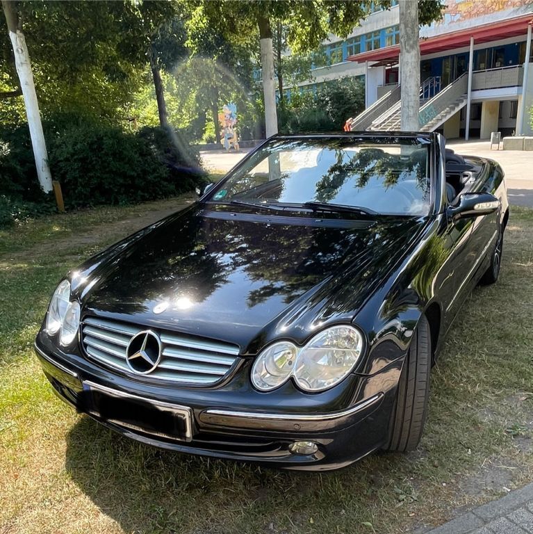 Schwarz Gebraucht 2003 Mercedes CLK240 Elegance Cabrio | 9.499 € (Fairer Preis) - Bild 1/4