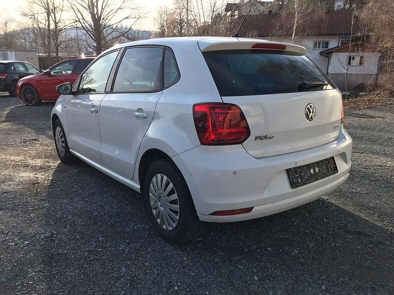 Gebraucht VW Polo LOUNGE 75 PS (55 kW) 2015 Weiß Kleinwagen