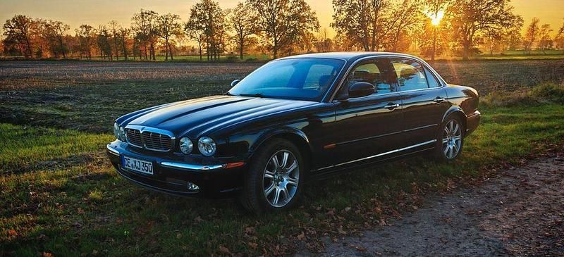 Schwarz Gebraucht 2004 Jaguar XJ6 Limousine | 11.240 € (Fairer Preis) - Bild 1/4