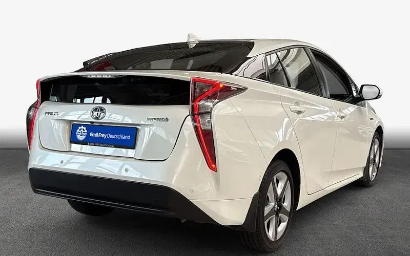 Gebraucht Toyota Prius Executive 122 PS (89 kW) 2018 Weiß Kleinwagen