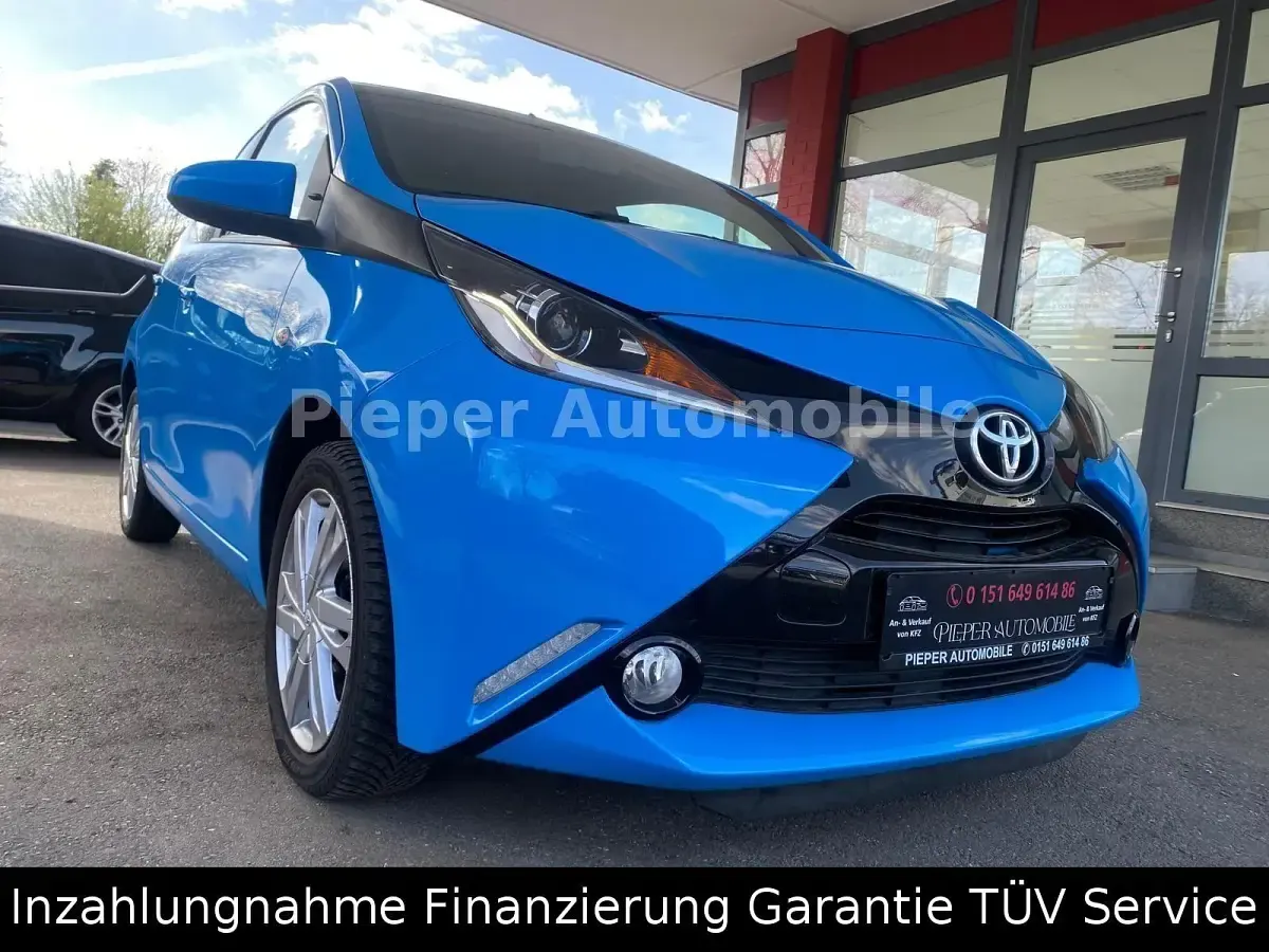 Gebraucht Toyota Aygo X-play 69 PS (50 kW) 2017 Blau Kleinwagen