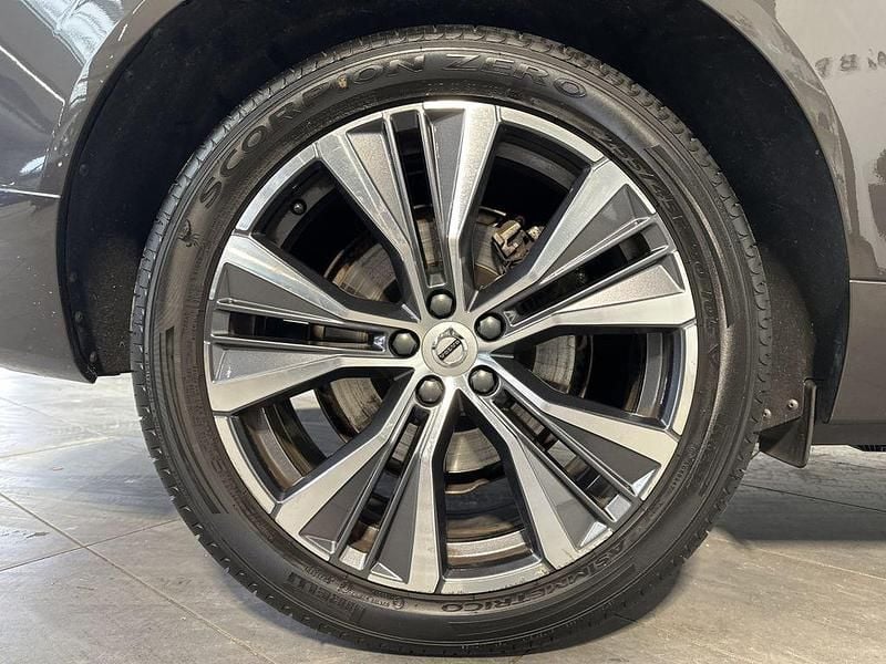 Gebraucht Volvo XC60 Plus 398 PS (292 kW) 2022 Platinum grey SUV