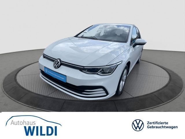 Pure white (weiß) Gebraucht 2021 VW Golf VIII Life Limousine | 20.780 € (Etwas zu teuer) - Bild 1/4