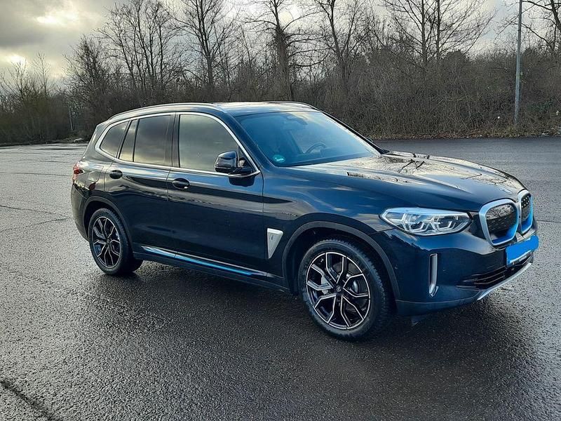 Schwarz Gebraucht 2022 BMW iX3 Impressive SUV | 39.500 € (Guter Preis) - Bild 1/4