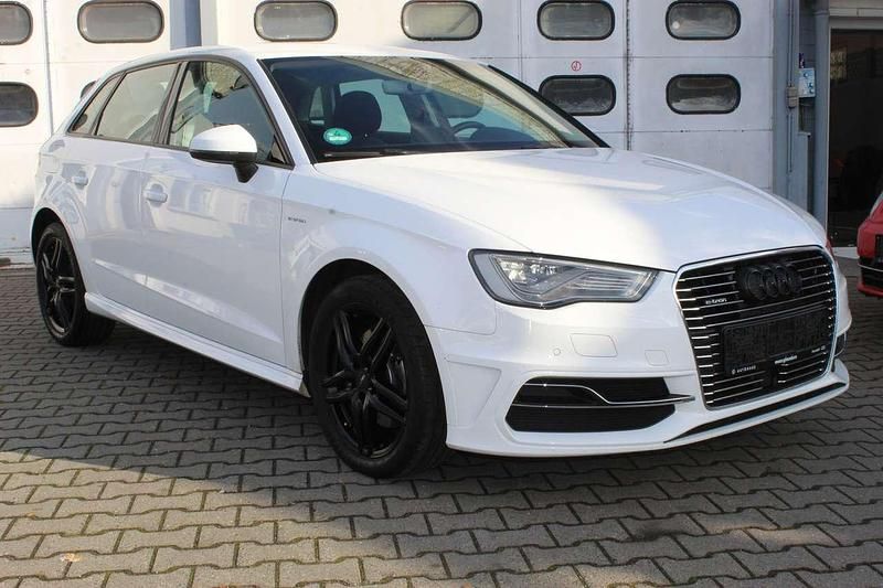 Gebraucht Audi e-tron Attraction 204 PS (150 kW) 2016 Ibisweiß SUV